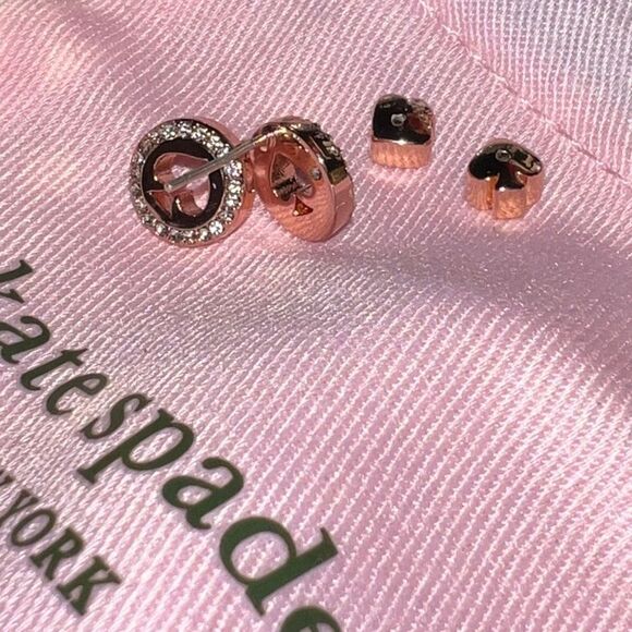 New ♠️ Kate Spade Rose Gold ‘Spot the Spade’ Pavè Halo Spade Studs Post Earrings - Picture 9 of 12